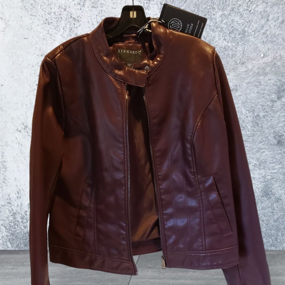 Bernardo size Large Women's Vegan Faux Leather Jacket Color Pomegranate